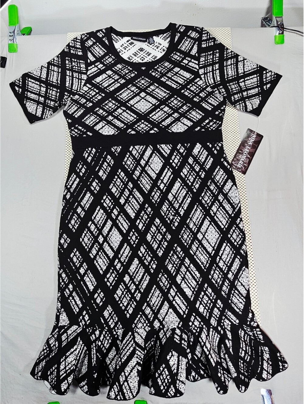 Nina Leonard Black and White Patterned Knit Dress. Size Large.  NWT